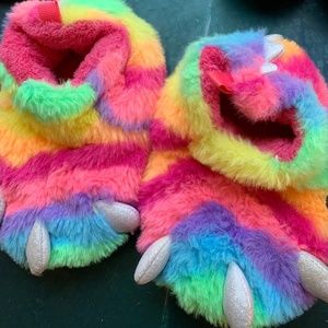 Toddler slippers size 6